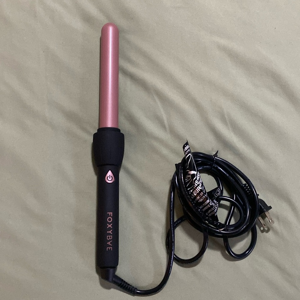 FoxyBae Curling Wand